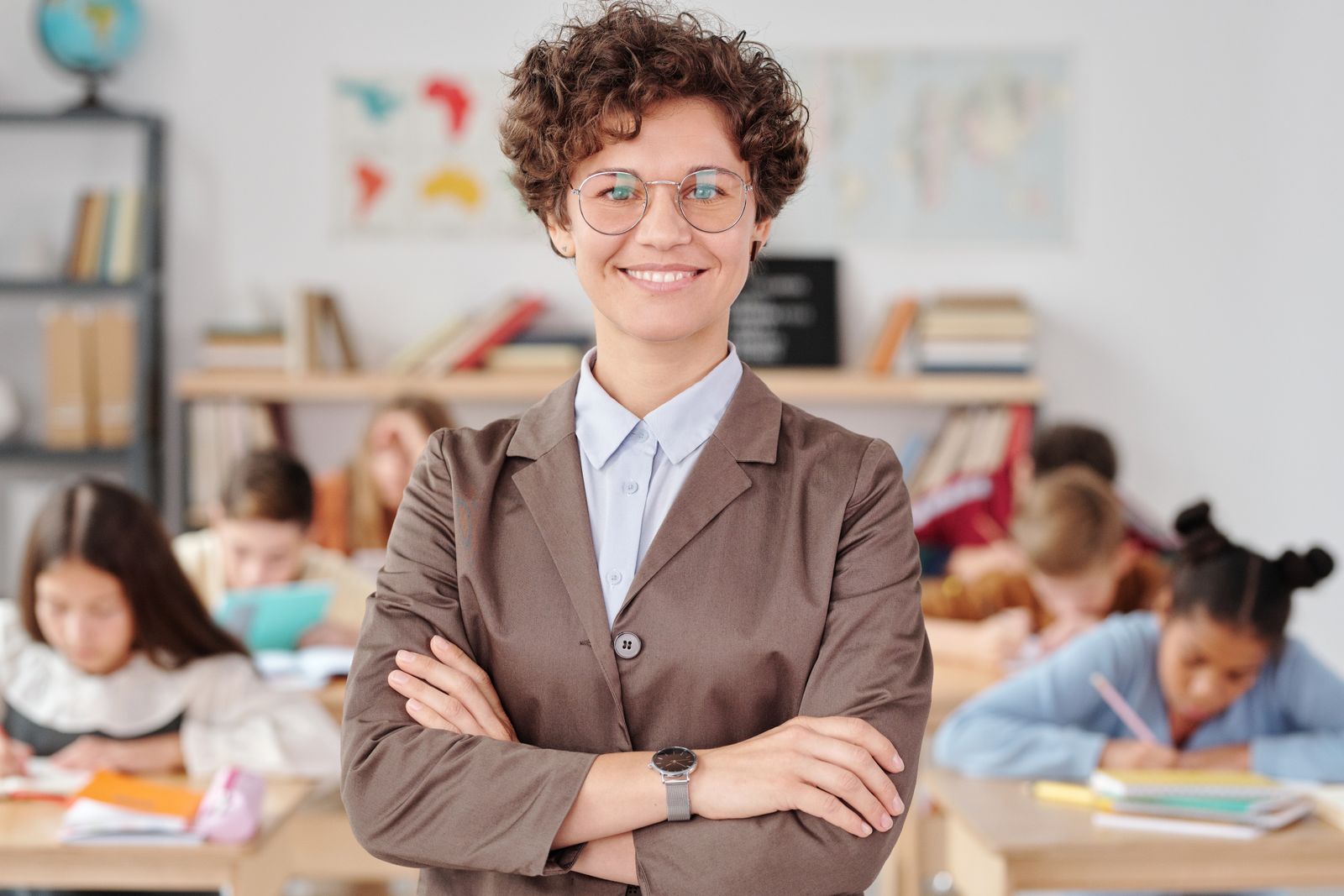 La scuola che educa: Persona, competenze e benessere nel lavoro docente